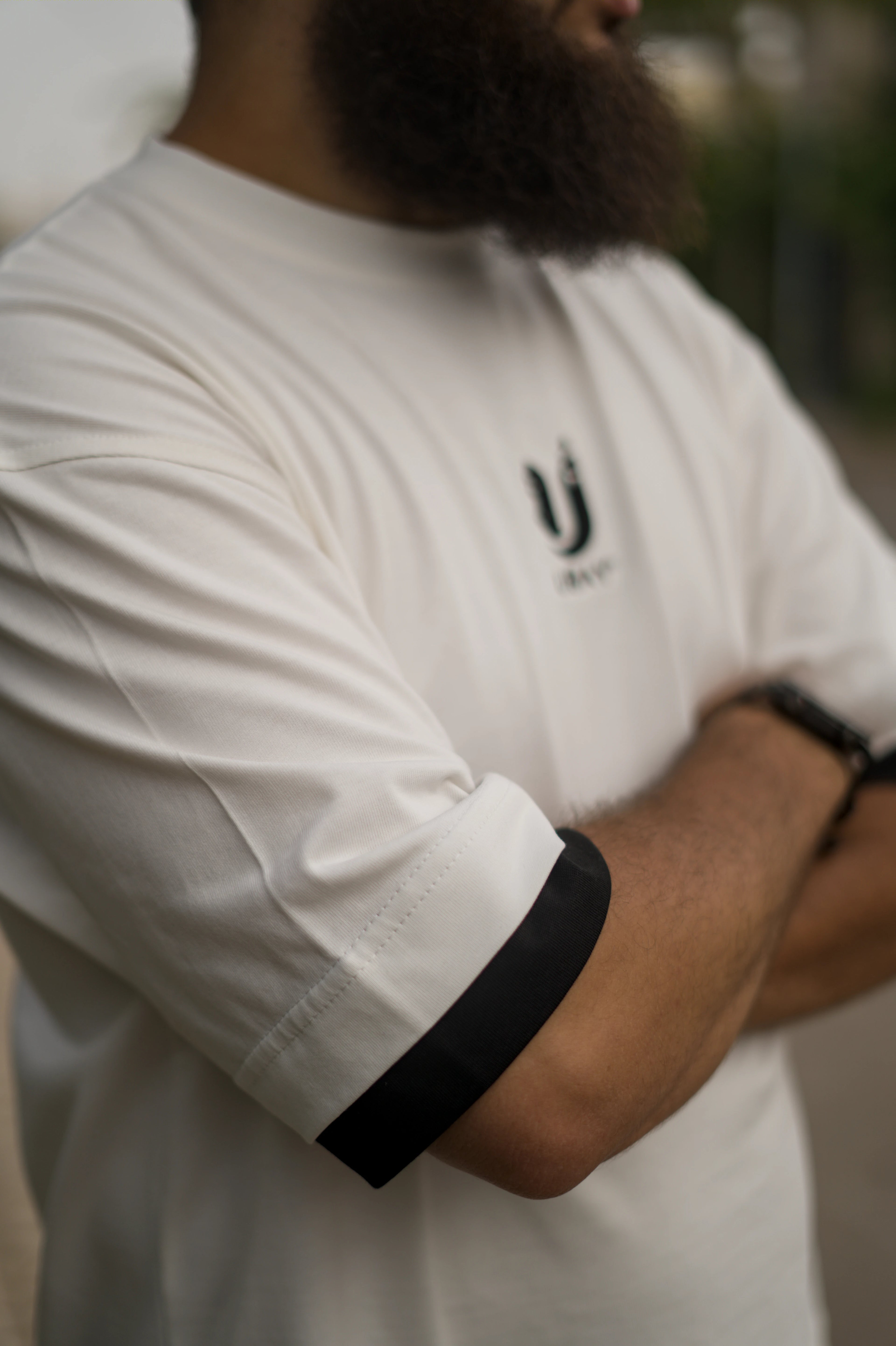 السيّاف - أبيض
