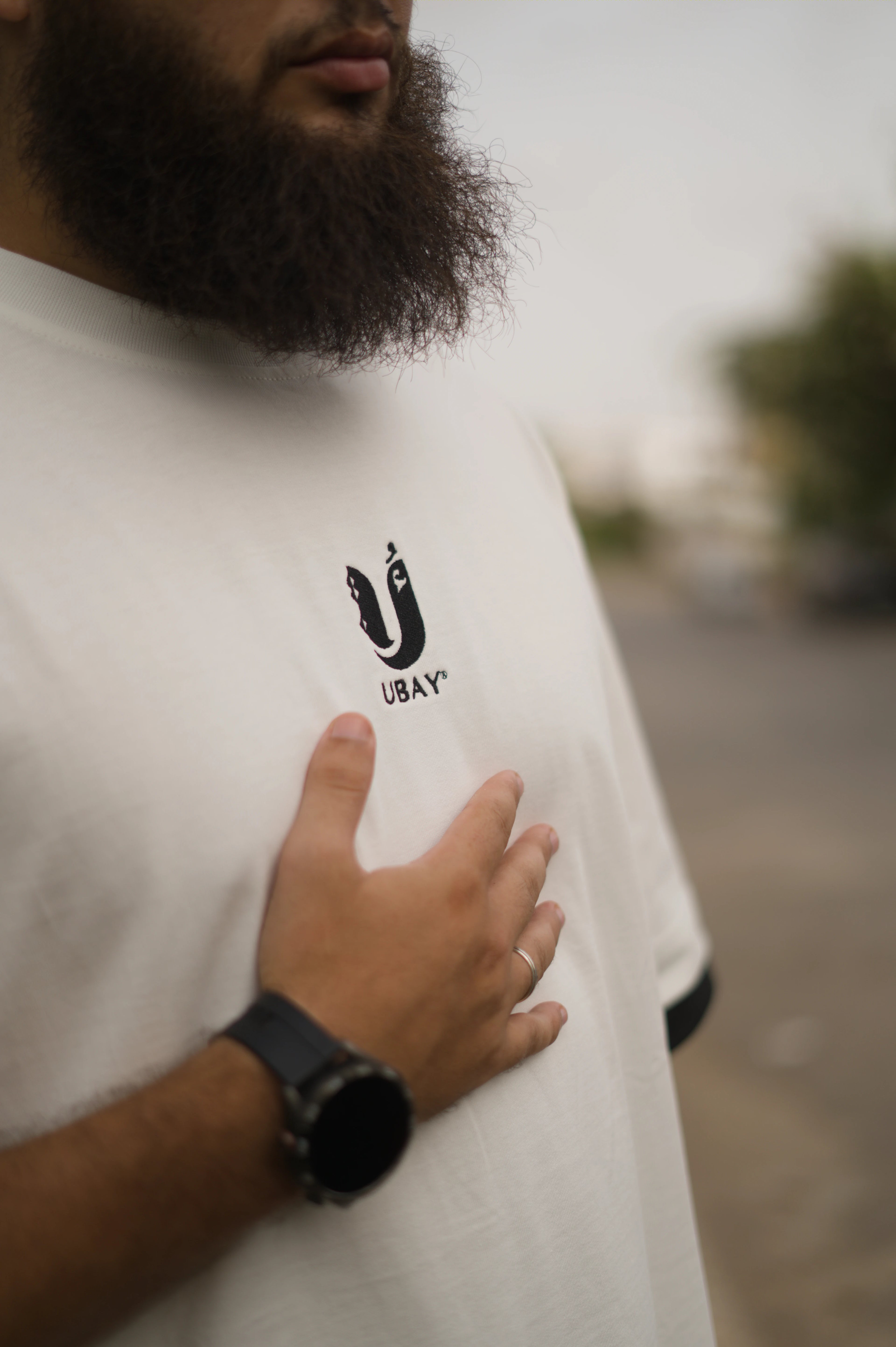 السيّاف - أبيض